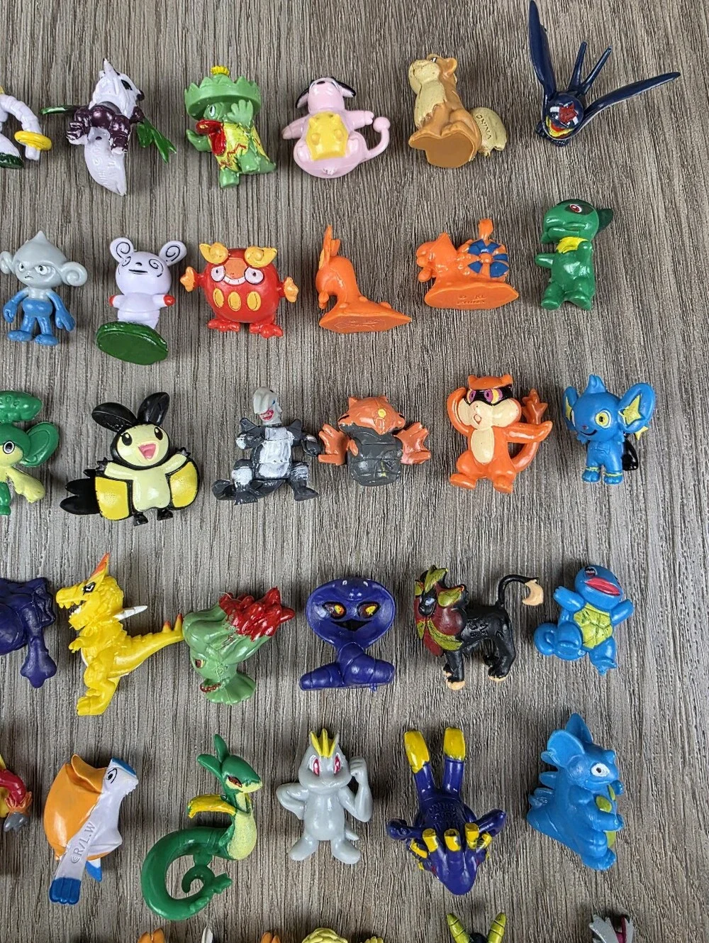 Pokémon Mini Figure Lot 137 Pieces Mixed Characters Collectible Figurines